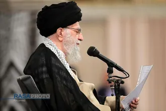 دیدار دانش&zwnj;آموزان و دانشجویان با مقام معظم رهبری