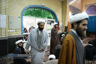 تقدیر جمعی از طلاب از پزشکان و پرستاران فعال در درمان بیماران مبتلا به کرونا