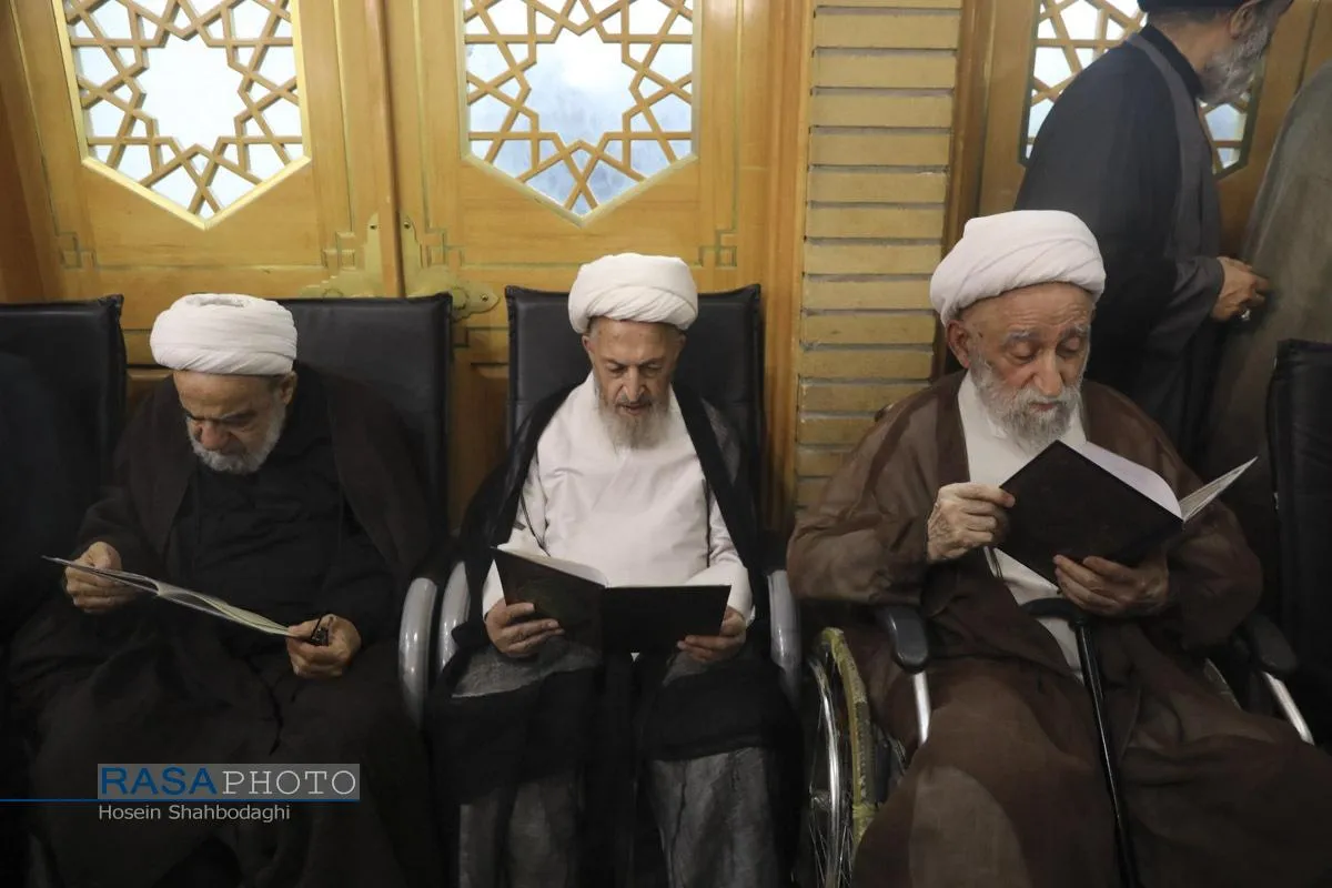 بزرگداشت امام شهید از سوی رهبر معظم انقلاب در حرم کریمه اهل&zwnj;بیت (س)