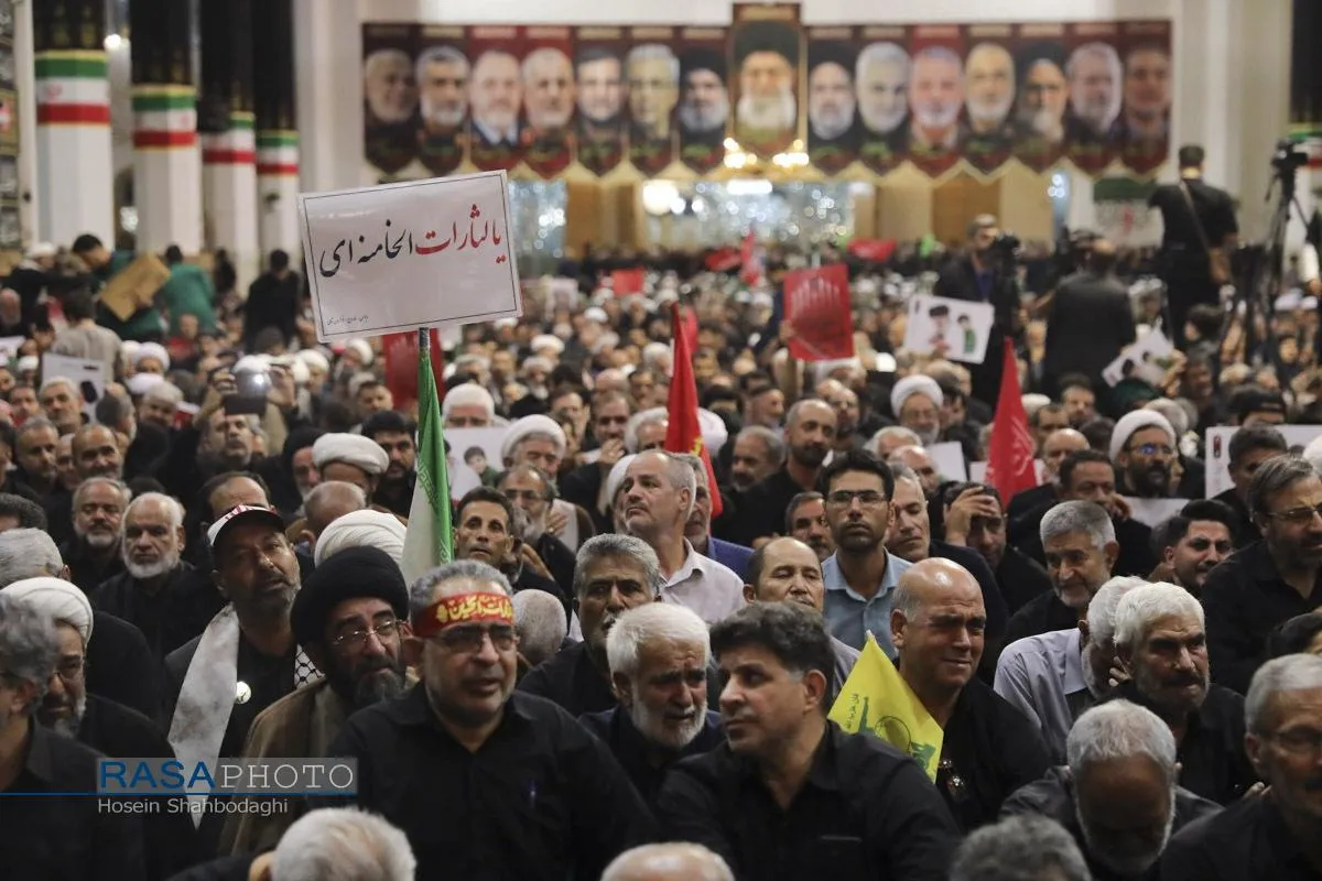 بزرگداشت امام شهید از سوی رهبر معظم انقلاب در حرم کریمه اهل&zwnj;بیت (س)