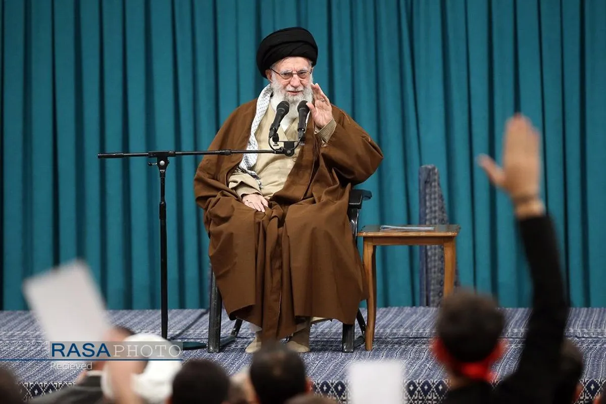 دیدار جمعی از خانواده&zwnj;های شهدای مدافع حرم و مقاومت در پنجمین سالگرد شهید سلیمانی با رهبر انقلاب