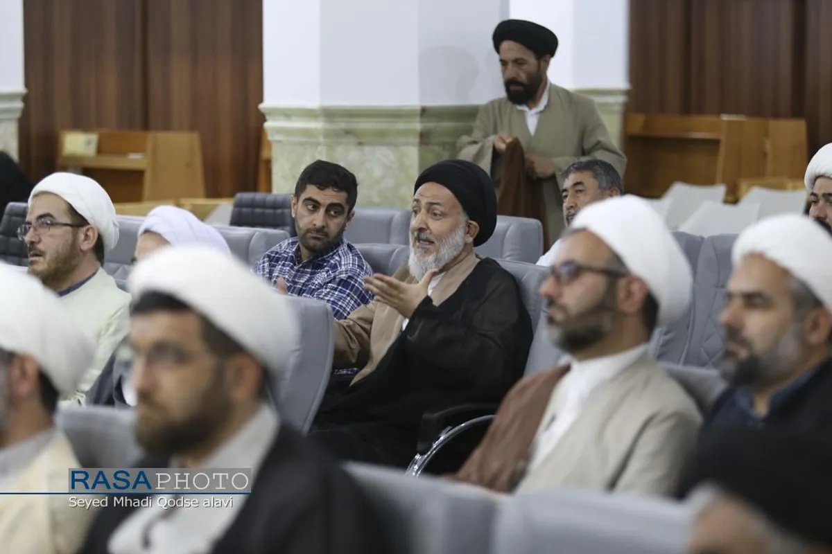 دورمین روز از اولین اجلاسیه سراسری ایمان و امید امام خمینی (ره) در اندیشه امام خامنه&zwnj;ای