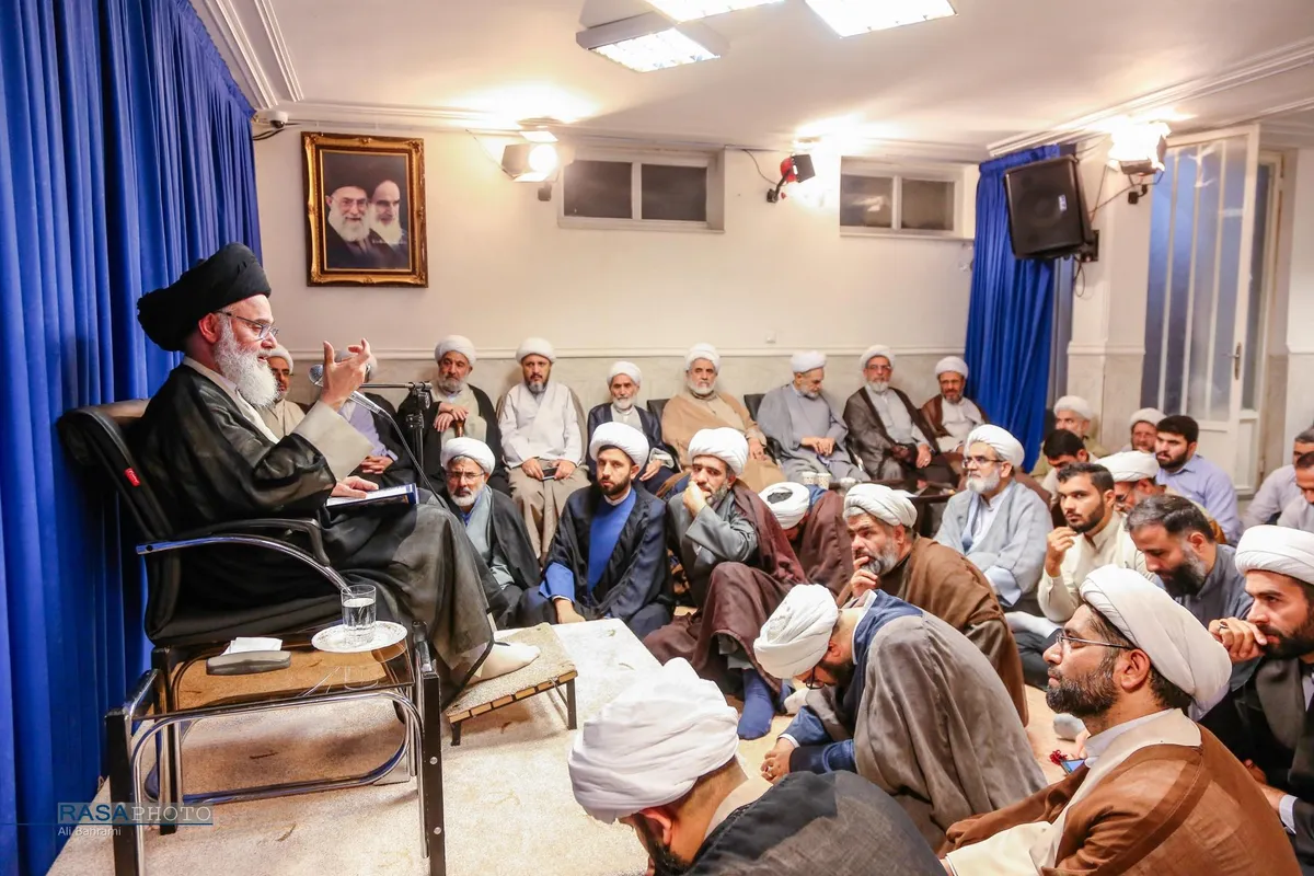 نشست طلاب و فضلای استان همدانی با حضور رئیس جامعه مدرسین