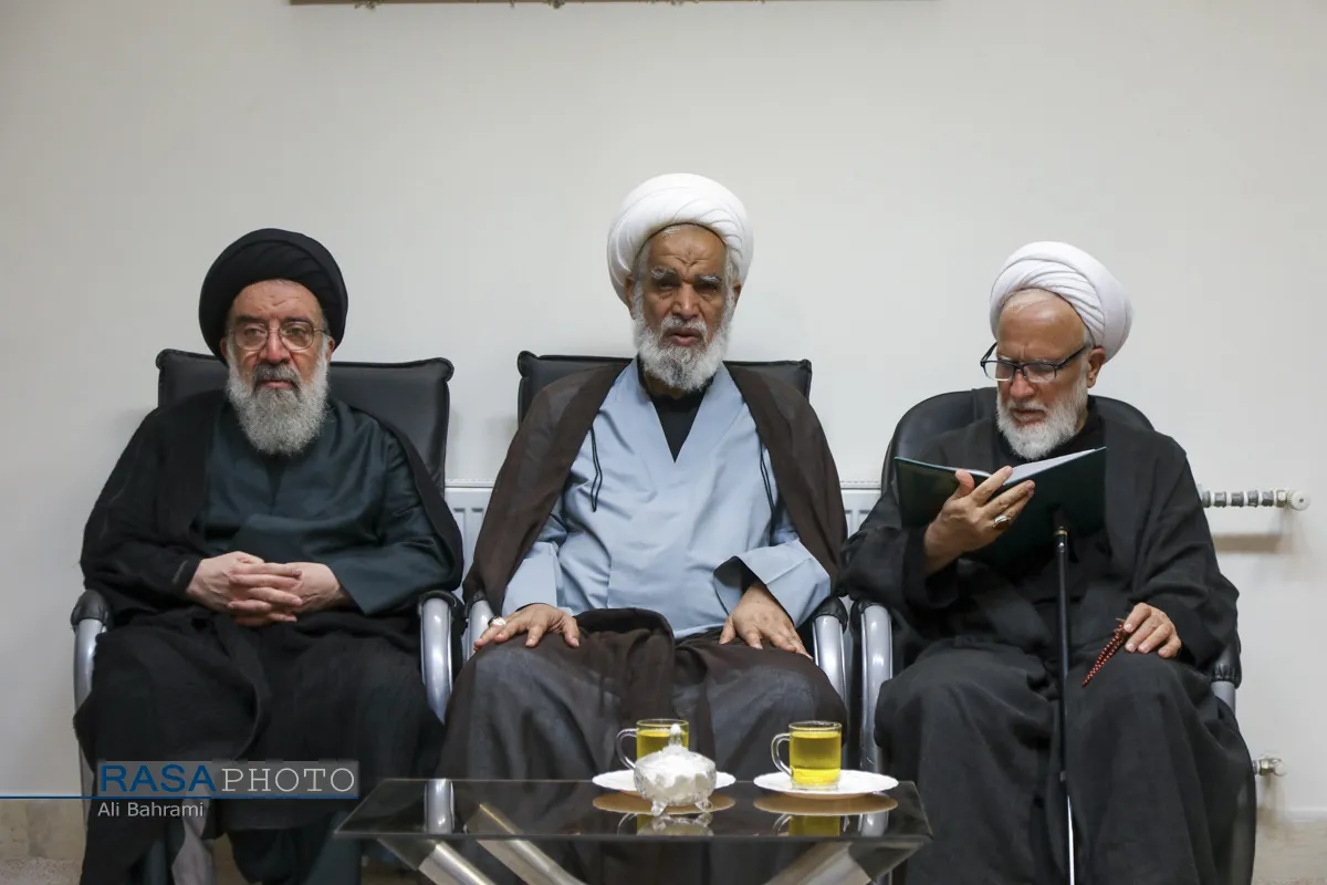 گرامیداشت رهبر شهید انقلاب در بیت حضرت آیت الله نوری همدانی
