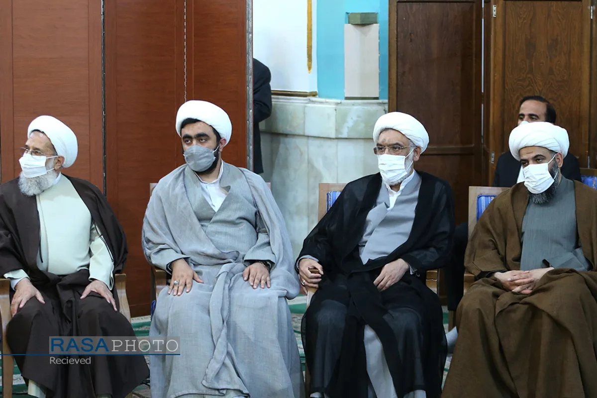 دیدار جمعی از علما و شخصیت&zwnj;های حوزوی با رئیس جمهور