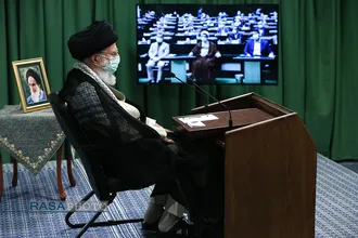 ارتباط تصویری نمایندگان مجلس شورای اسلامی با رهبر انقلاب اسلامی