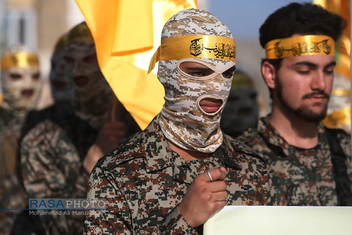 صبحگاه مشترک نیرو&zwnj;های مصلح با عنوان بیعت با امام زمان (عج) با حضور سردار باقری فرمانده کل نیرو&zwnj;های مصلح و حجت الاسلام والمسلمین رحیمیان