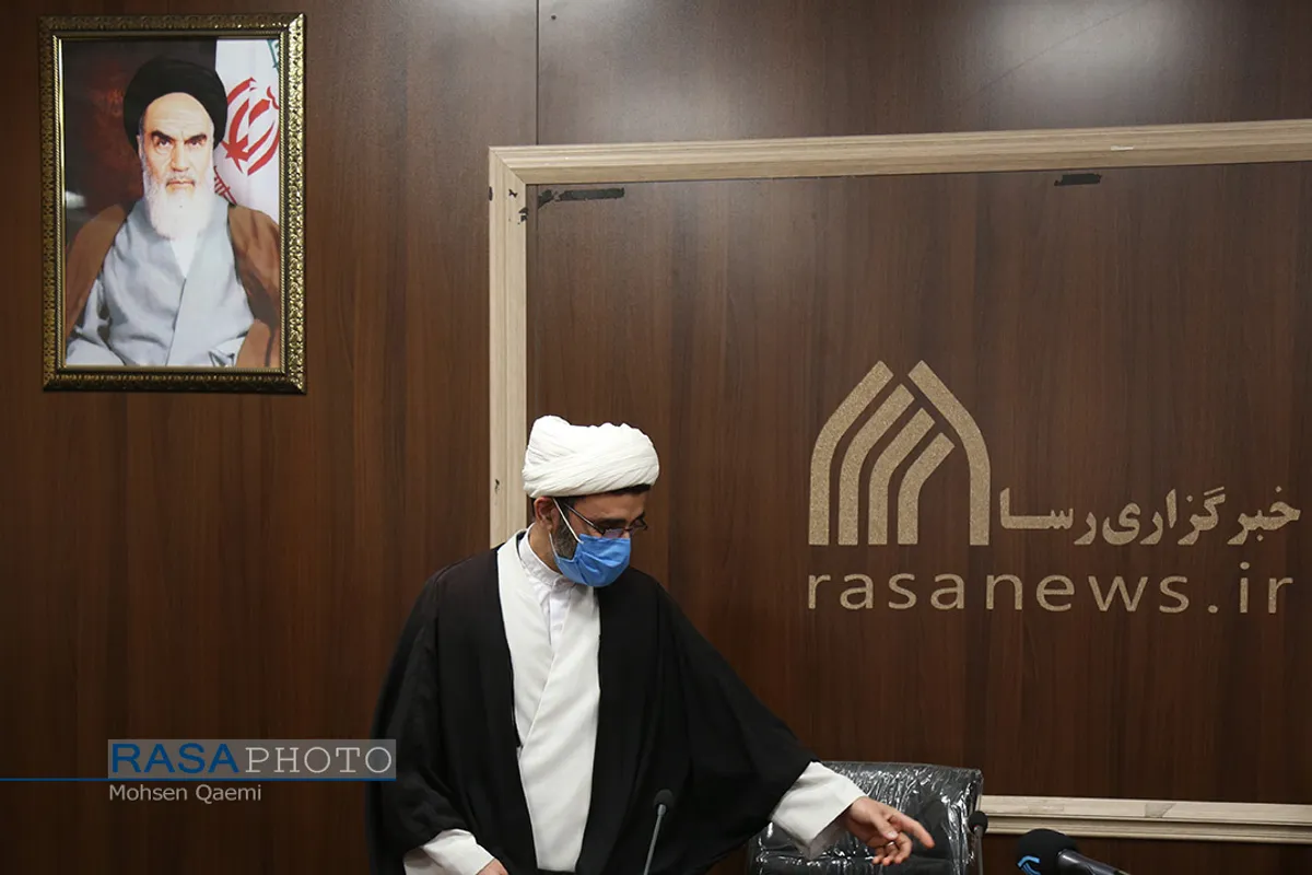 تجلیل از طلبه جهادی فعال در بیمارستان&zwnj;های کرونایی به مناسبت روز پرستار