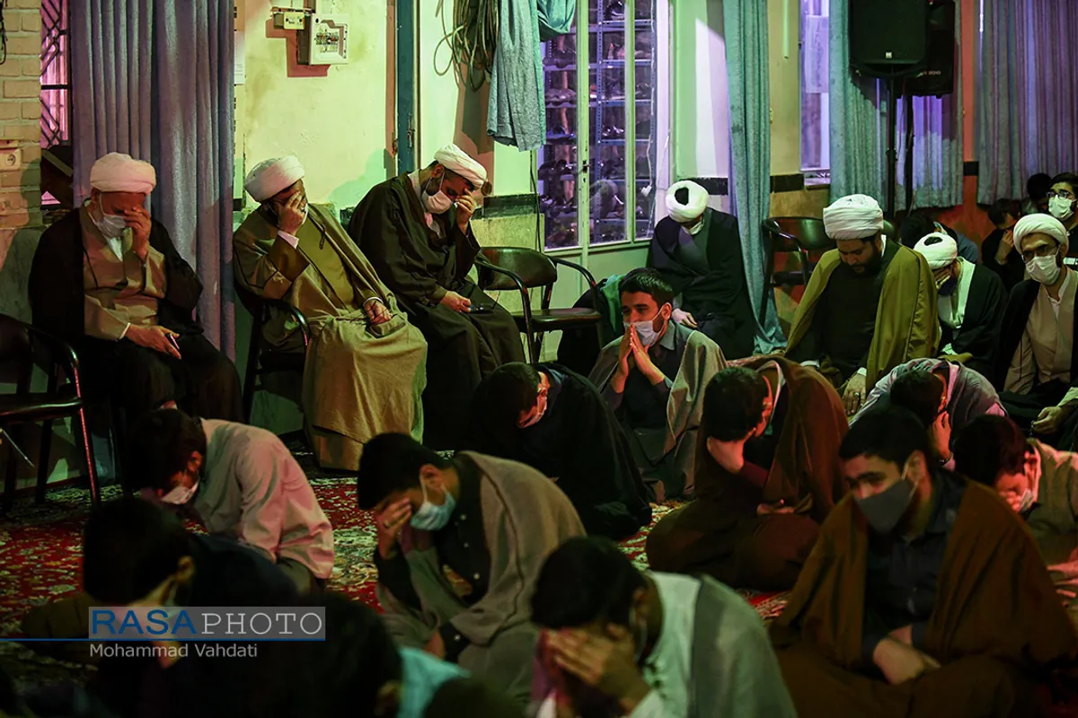 بزرگداشت حضرات آیات یزدی و مصباح یزدی در مدرسه حقانی قم