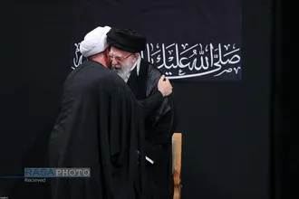 مراسم عزاداری شب عاشورای حسینی (علیه&zwnj;السلام) با حضور رهبر انقلاب