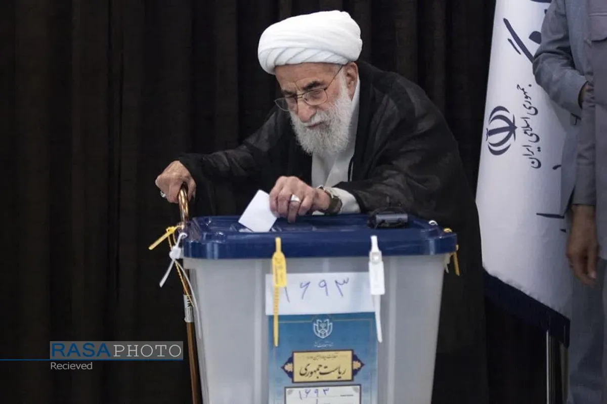 مشارکت آیت الله جنتی در چهاردهمین انتخابات ریاست جمهوری