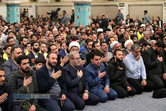 دیدار جمعی از خانواده&zwnj;های شهدای مدافع حرم و مقاومت در پنجمین سالگرد شهید سلیمانی با رهبر انقلاب