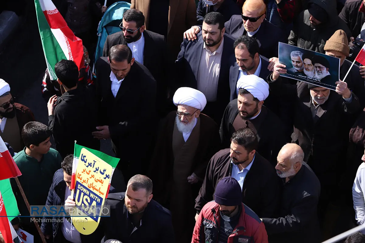 راهپیمایی باشکوه مردم قم در جشن پیروزی انقلاب