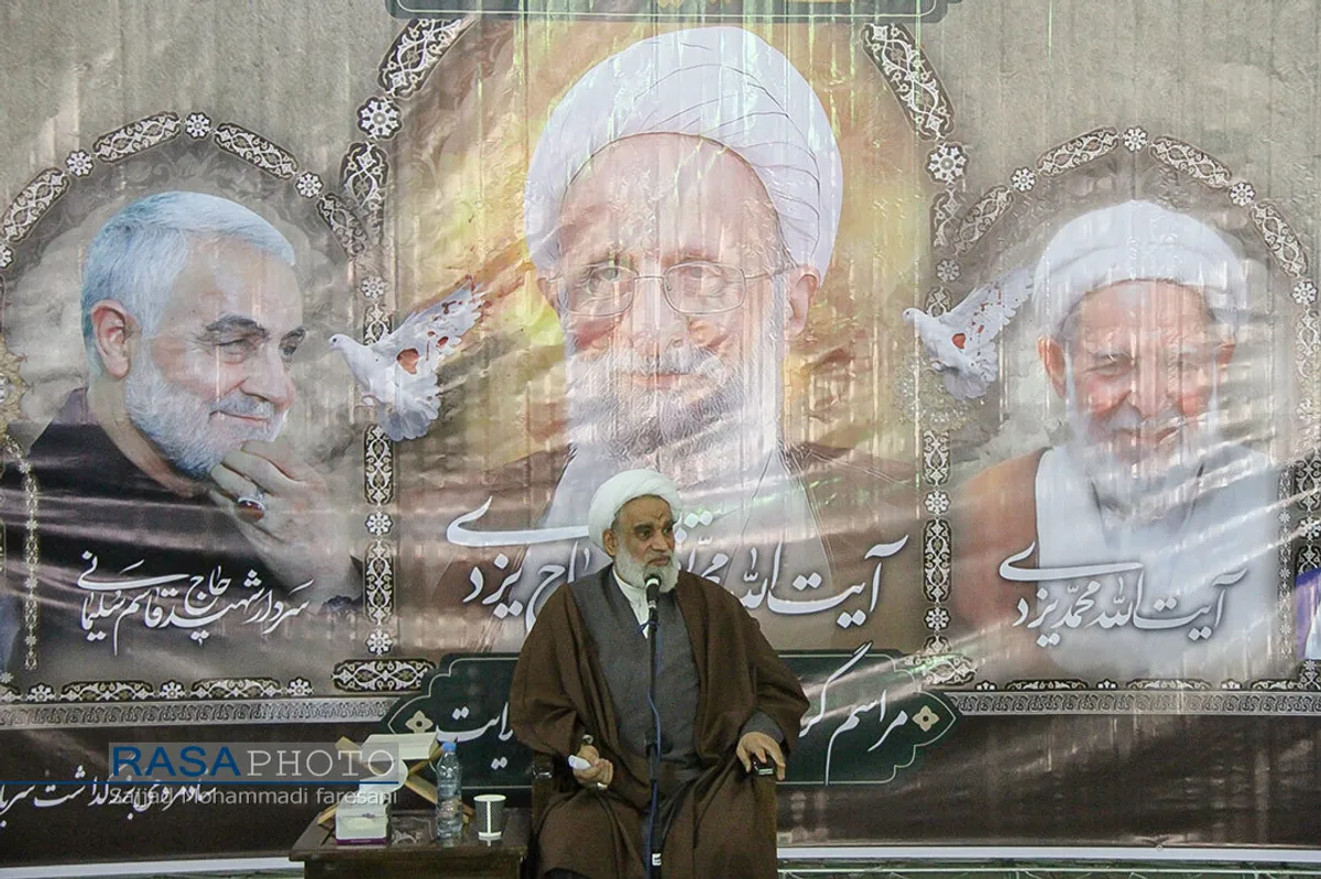 مراسم بزرگداشت سربازان ولایت در شهرکرد با سخنرانی آیت الله کعبی
