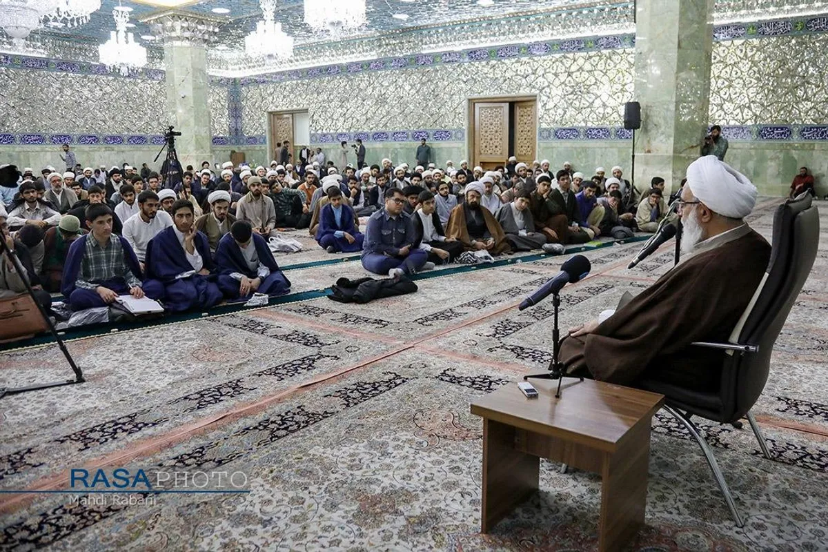 گردهمایی اساتید و طلاب مجموعه مدارس علمیه آل یاسین (علیهم&zwnj;السلام) و موسسات پژوهشی تابعه و جشن عمامه گذاری تعدادی از طلاب با حضور و سخنرانی آیت الله شب زنده دار