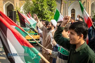 تجمع طلاب مدرسه علمیه مروی تهران در حمایت از عملیات نیروهای مسلح