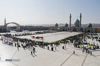 صبحگاه مشترک نیرو&zwnj;های مصلح با عنوان بیعت با امام زمان (عج) با حضور سردار باقری فرمانده کل نیرو&zwnj;های مصلح و حجت الاسلام والمسلمین رحیمیان