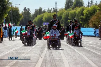 رژه یگان&zwnj;های نمونه نظامی و انتظامی نیروهای مسلح استان قم