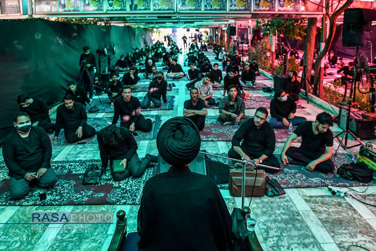 عزاداری هیئت یا زینب (سلام الله علیها) قم در کنار مزار شهدا