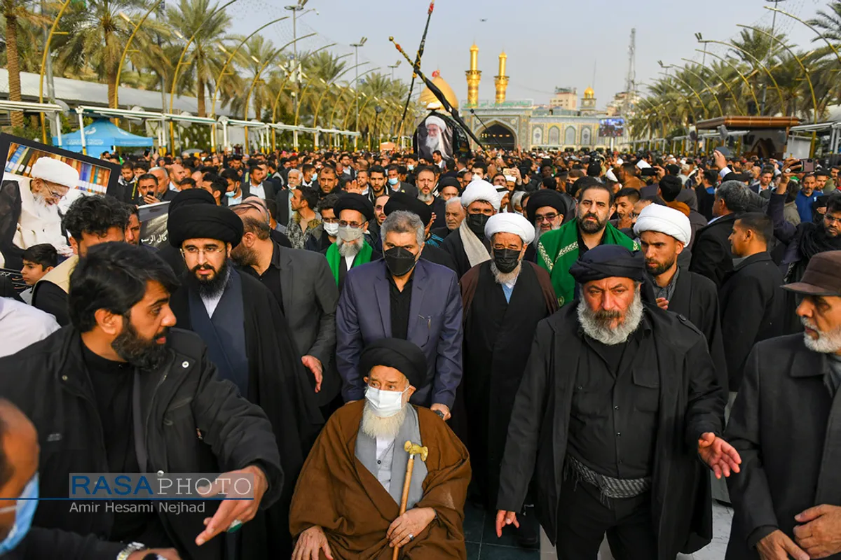 تشییع پیکر مرحوم آیت الله صافی گلپایگانی در کربلای معلی