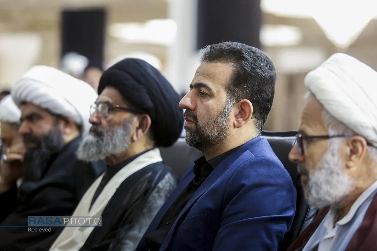 بزرگداشت رهبر شهید انقلاب در حرم کریمه اهل&zwnj;بیت (س)