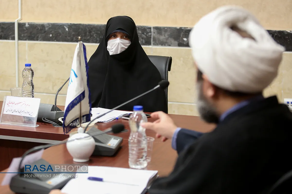 نشست زن انقلاب و حوزه&zwnj;های علمیه خواهران