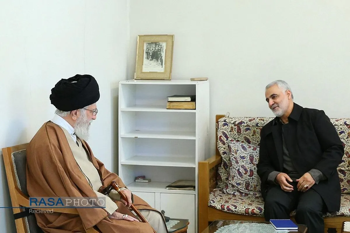 مجموعه&zwnj;ای از عکس&zwnj;های سردار شهید حاج قاسم سلیمانی در کنار رهبر معظم انقلاب