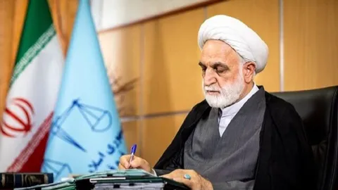 آیت‌الله شبیری زنجانی از استوانه‌های حوزه‌های علمیه بود