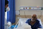 عیادت بیماران و توزیع مواد ضدعفونی کننده در میان بیماران و کادر درمانی