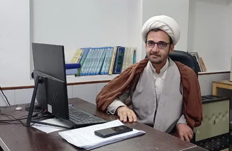 طلبه مدرسه علمیه امام خمینی کاشان مقام نخست حفظ مسابقات قرآن را کسب کرد