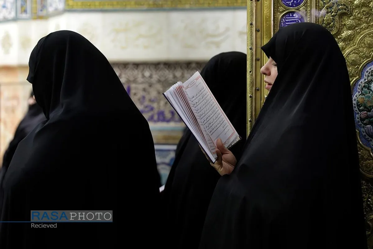 غبارروبی ضریح مطهر رضوی در آستانه دهه &laquo;ولایت و امامت&raquo;