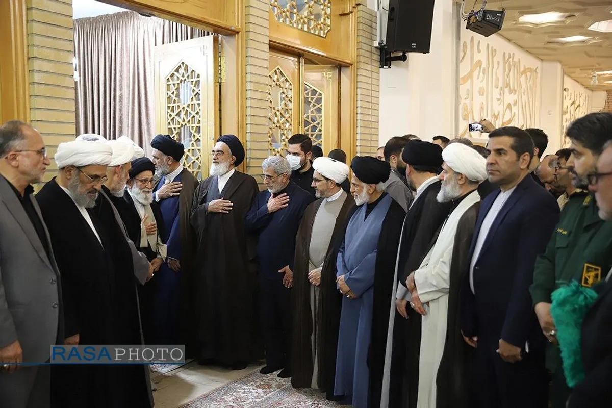 مراسم ترحیم مادر مکرمه سیدحسن نصرالله در حرم حضرت معصومه (سلام&zwnj;الله&zwnj;علیها)