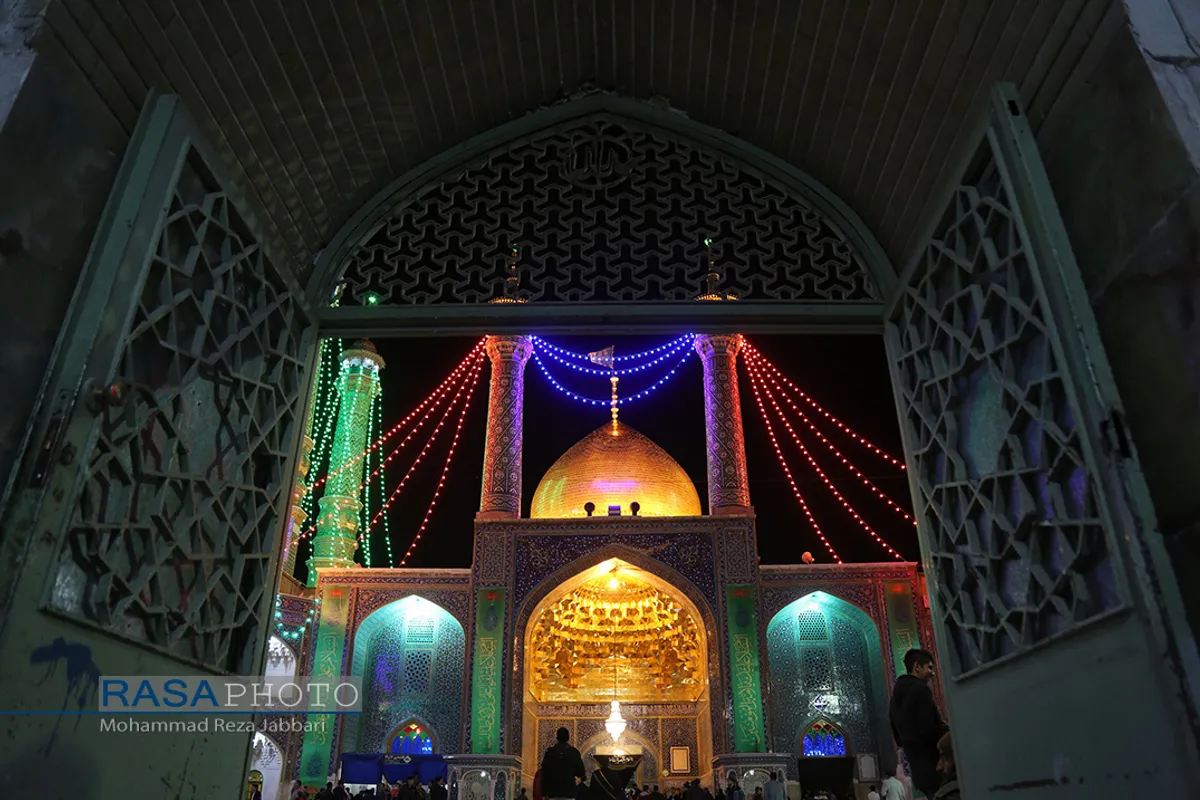 لحظات تحویل سال نو در حرم حضرت معصومه (سلام الله علیها)