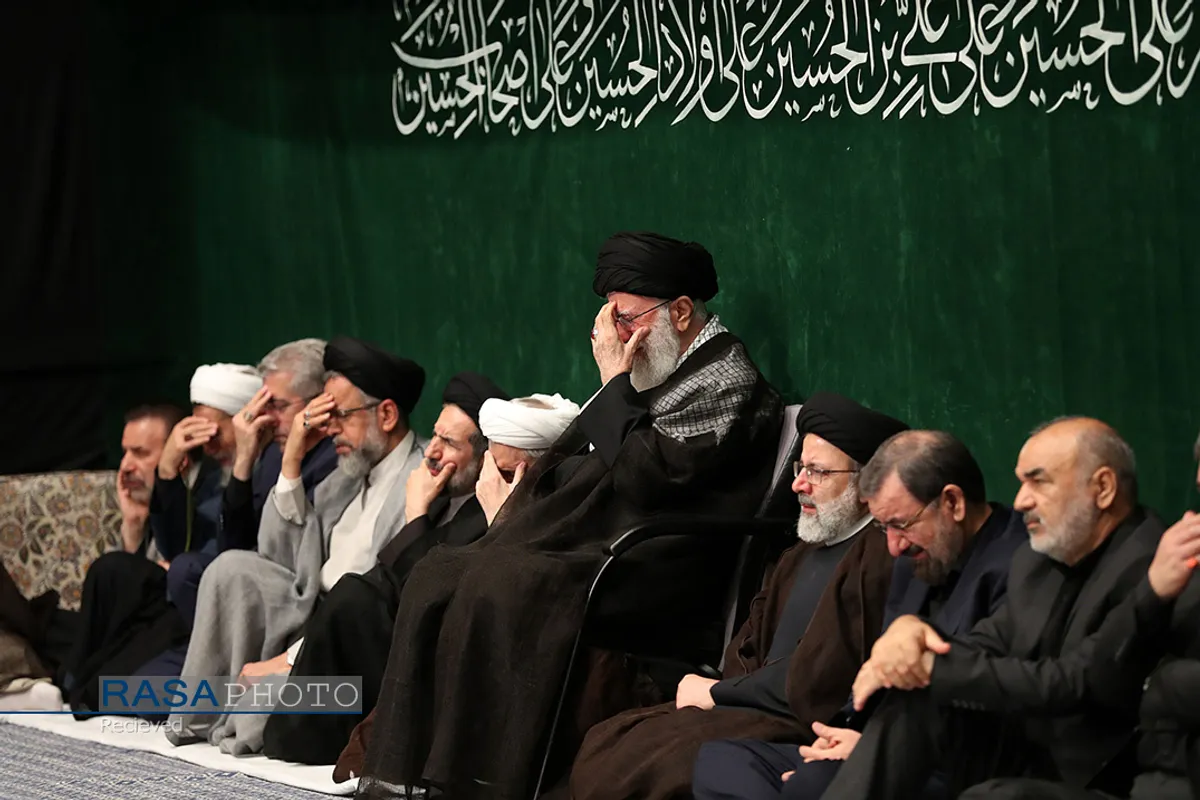 اولین شب مراسم عزاداری حضرت اباعبدالله الحسین (علیه&zwnj;السلام) با حضور رهبر انقلاب امام خامنه ای