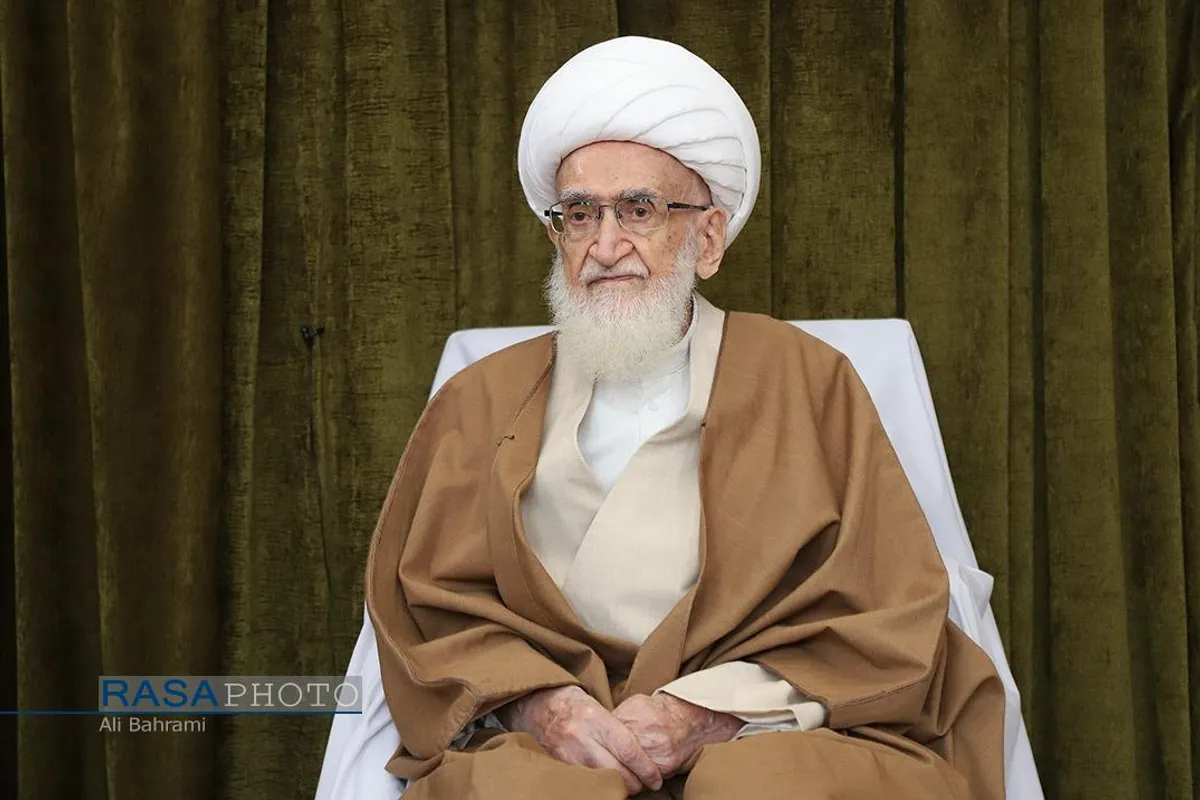 جشن عمامه&zwnj;گذاری طلاب در بیوت مراجع تقلید به&zwnj;مناسبت روز میلاد حضرت زهرا (سلام&zwnj;الله&zwnj;علیها)