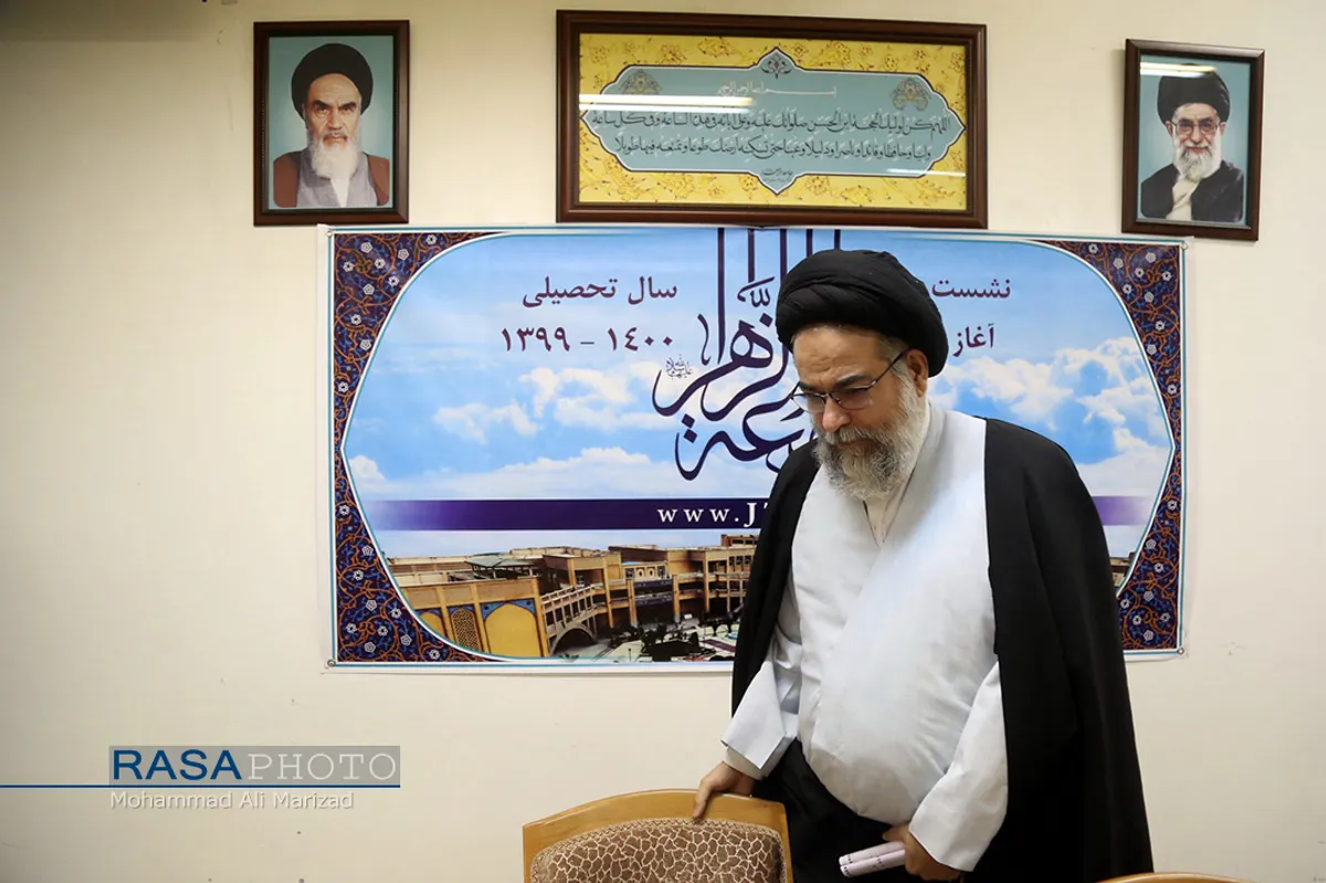 نششست خبری حجت الاسلام والمسلمین مدنی رئیس جامعة الزهرا&lrm;
