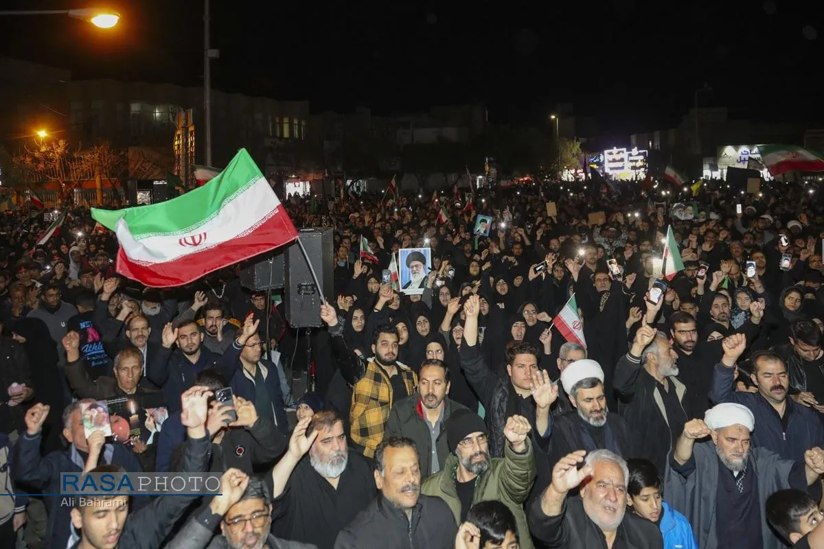 خروش انتقامی مردم قم در شب عزاداری شهادت امام خامنه&zwnj;ای (قدس&zwnj;سره) -۲