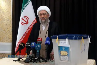 مشارکت آیت الله صادق آملی لاریجانی رئیس مجمع تشخیص مصلحت نظام در چهاردهمین انتخابات ریاست جمهوری