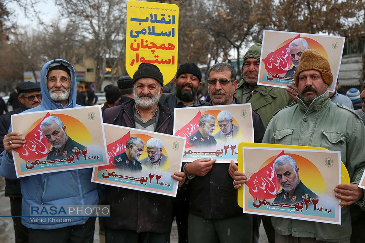 حضور سردار شهید حاج قاسم سلیمانی در راهپیمایی ۲۲ بهمن ۱۳۹۸