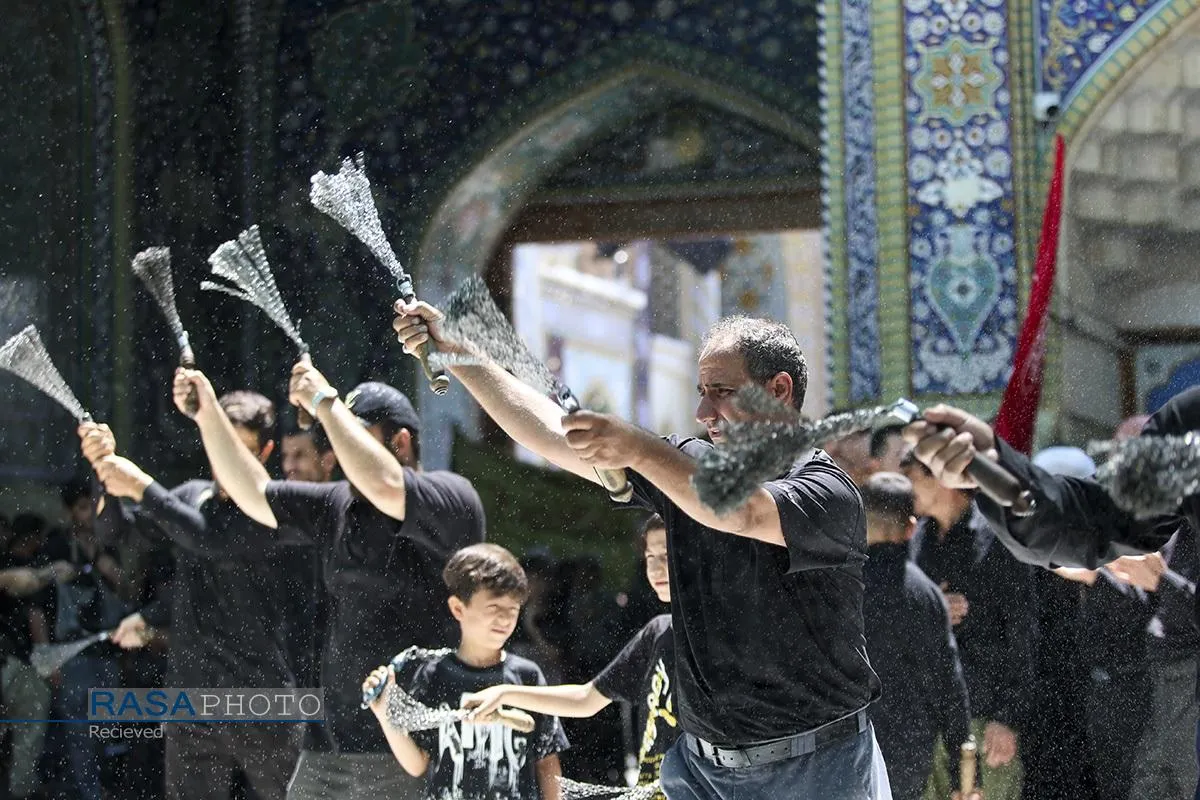 نماز جماعت و عزاداری ظهر عاشورای حسینی در قم