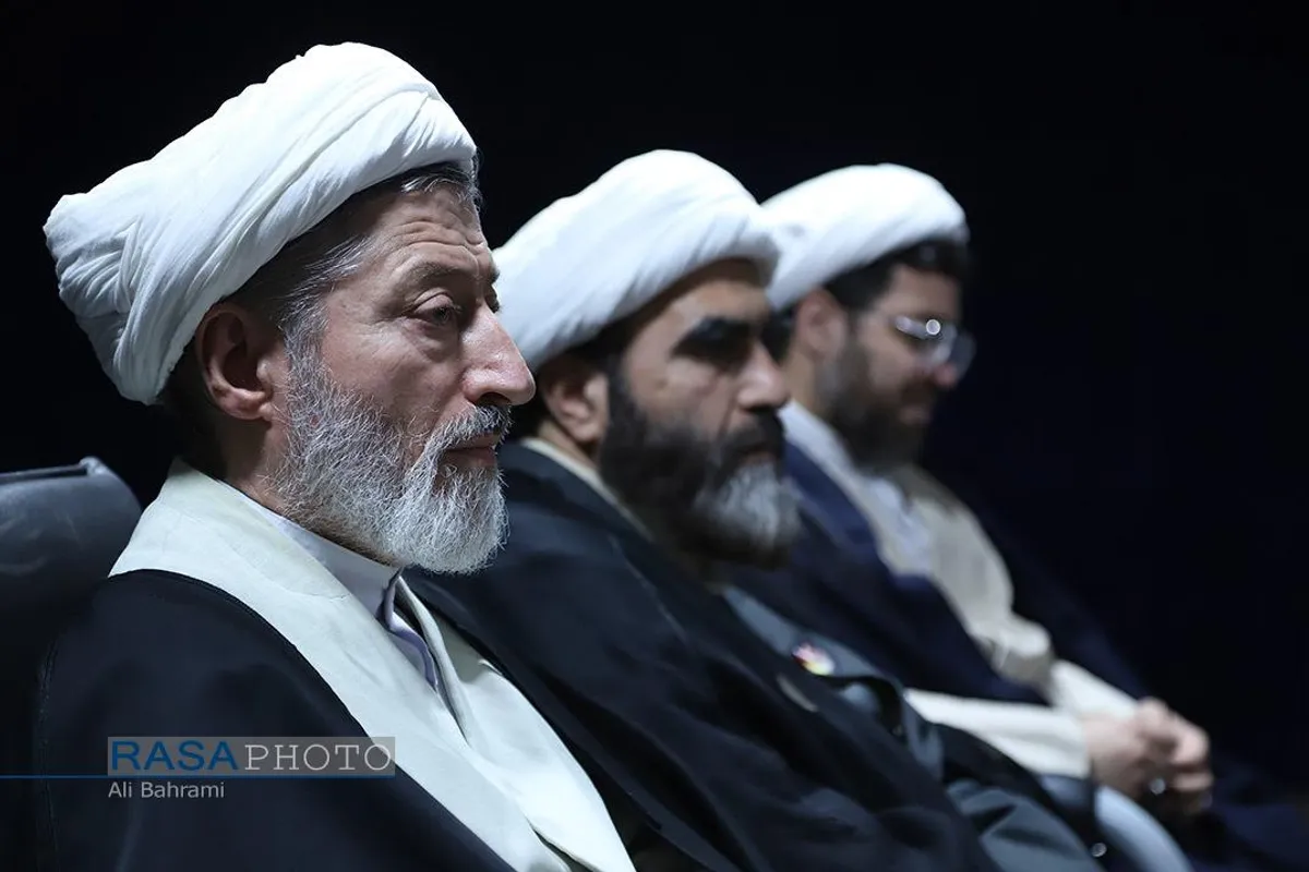 نشست صمیمی اعضای شورای فعالان فضای مجازی