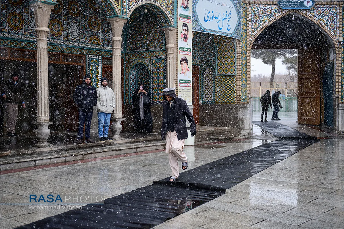 حال و هوای برفی حرم کریمه اهل بیت (ع)