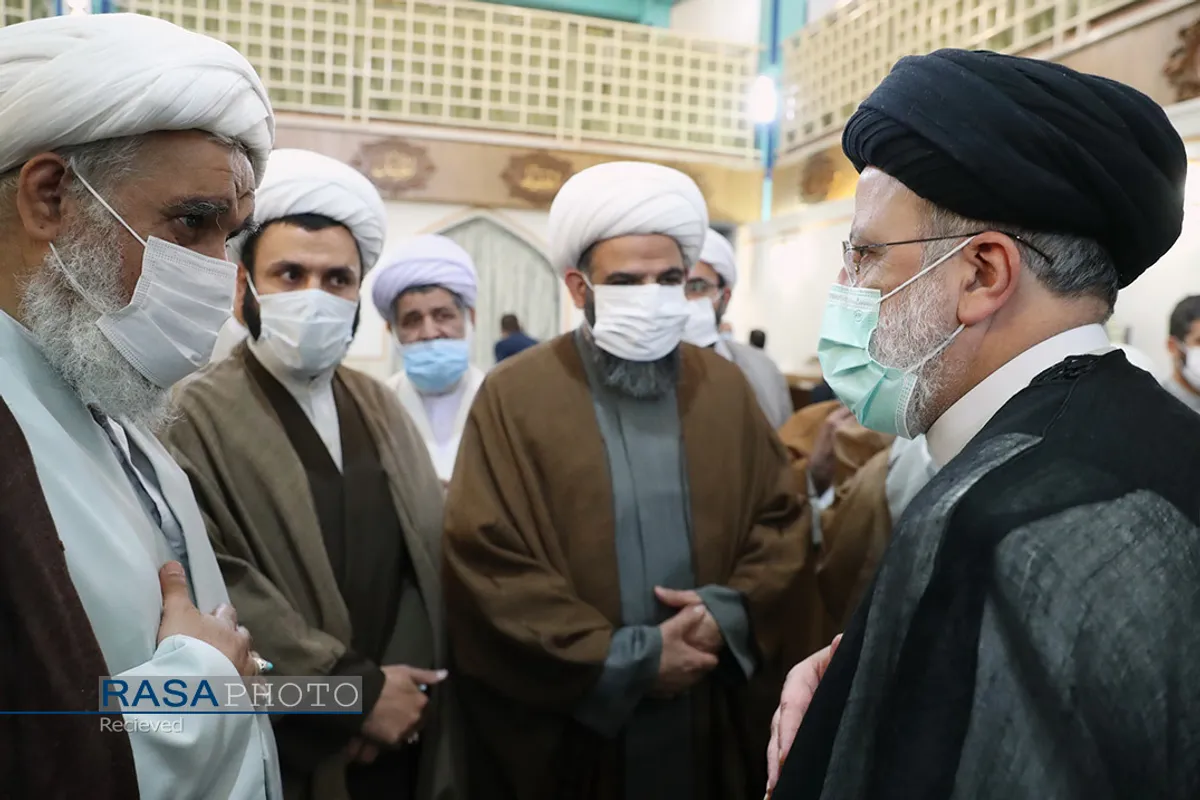 دیدار جمعی از علما و شخصیت&zwnj;های حوزوی با رئیس جمهور