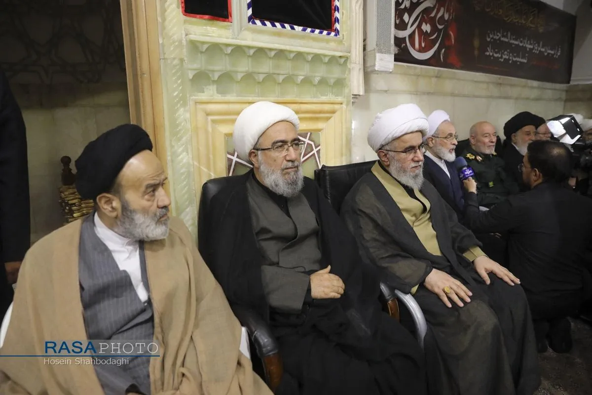 بزرگداشت امام شهید از سوی رهبر معظم انقلاب در حرم کریمه اهل&zwnj;بیت (س)