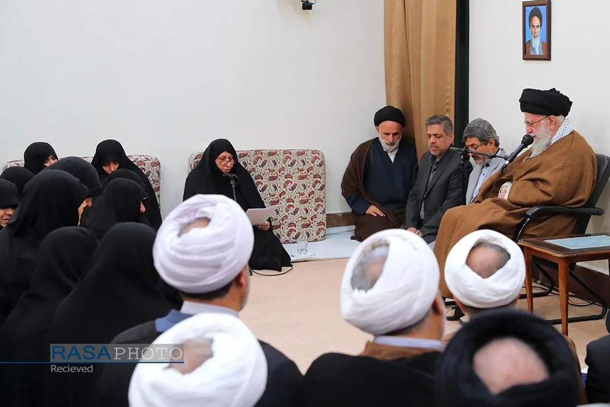 دیدار جمعی از مدیران، اساتید و طلاب جامعه&zwnj;الزهراء (س) با رهبر معظم انقلاب