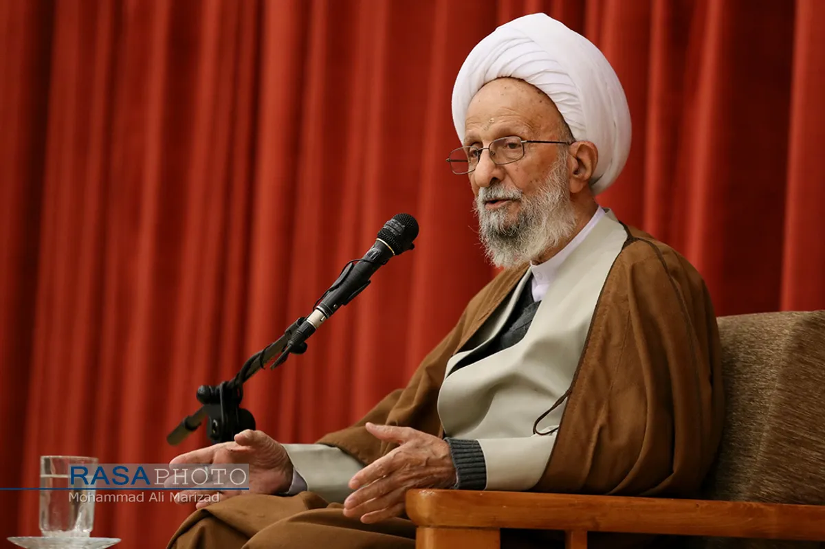 دیدار جمعی از طلاب مدارس علمیه قم با آیت الله مصباح یزدی