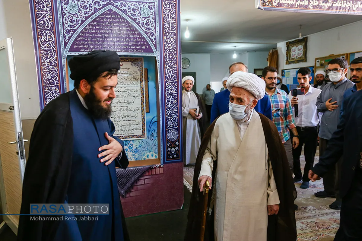 جشن عمامه&zwnj;گذاری طلاب توسط حضرت آیت الله سبحانی