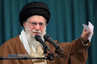 دیدار جمعی از خانواده&zwnj;های شهدای مدافع حرم و مقاومت در پنجمین سالگرد شهید سلیمانی با رهبر انقلاب