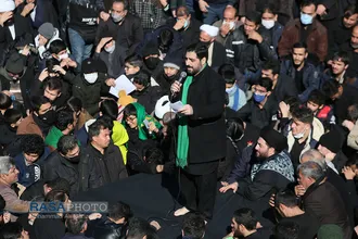 دسته عزادری روز شهادت حضرت زهرا (سلام&zwnj;الله&zwnj;علیها) با حضور حضرت آیت الله وحید خراسانی