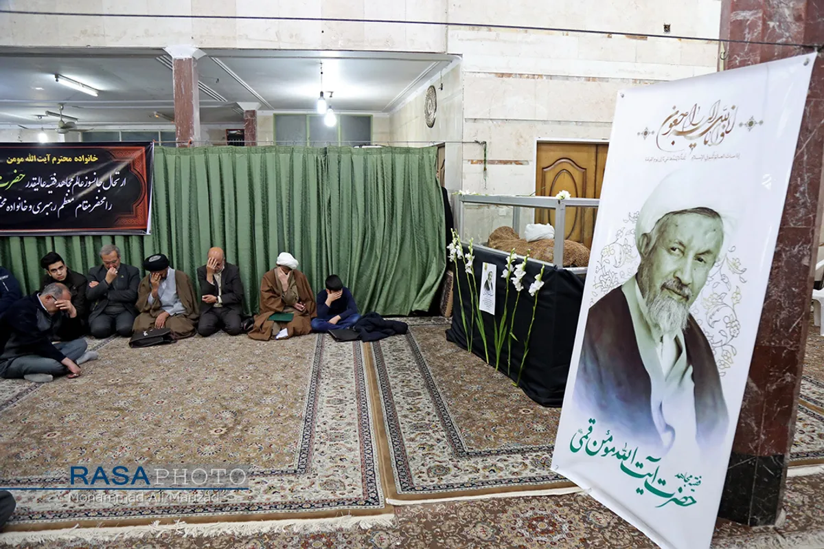 حضور علما در مراسم وداع با پیکر مرحوم آیت الله مومن
